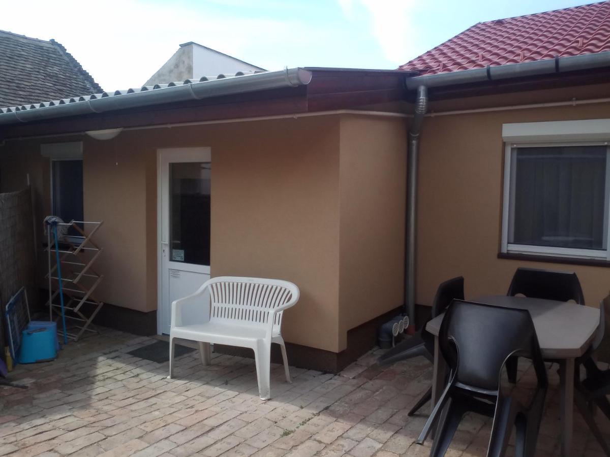 Start Apartmanok Beci Exterior foto