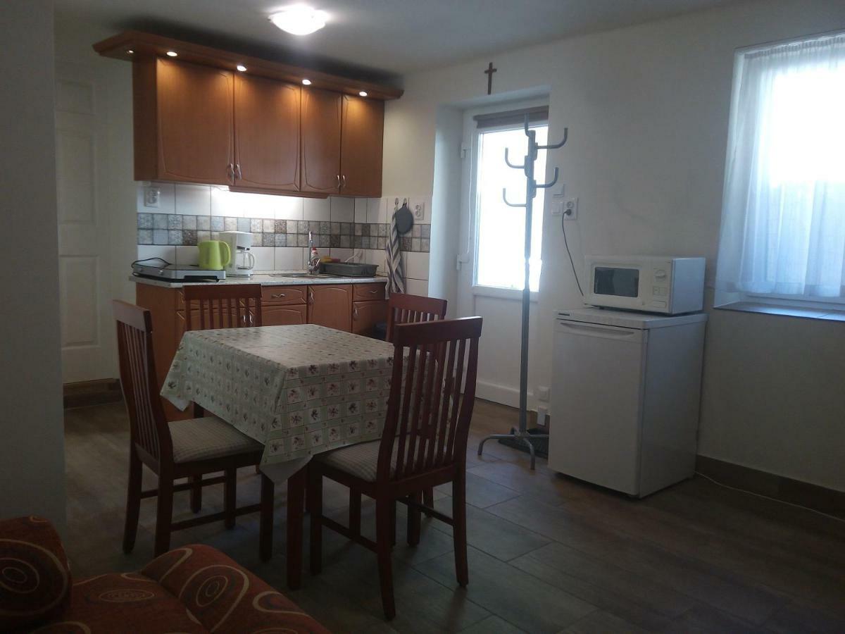Start Apartmanok Beci Exterior foto